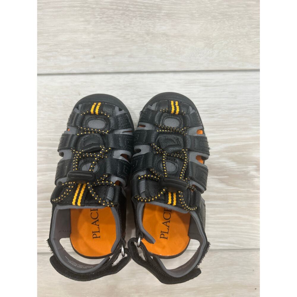 Adorable 3-pair bundle of toddler boys’ shoes - Picture 2 of 10